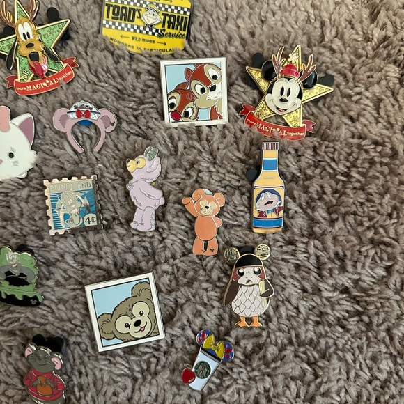 DISNEY PINS - Picture 2 of 6